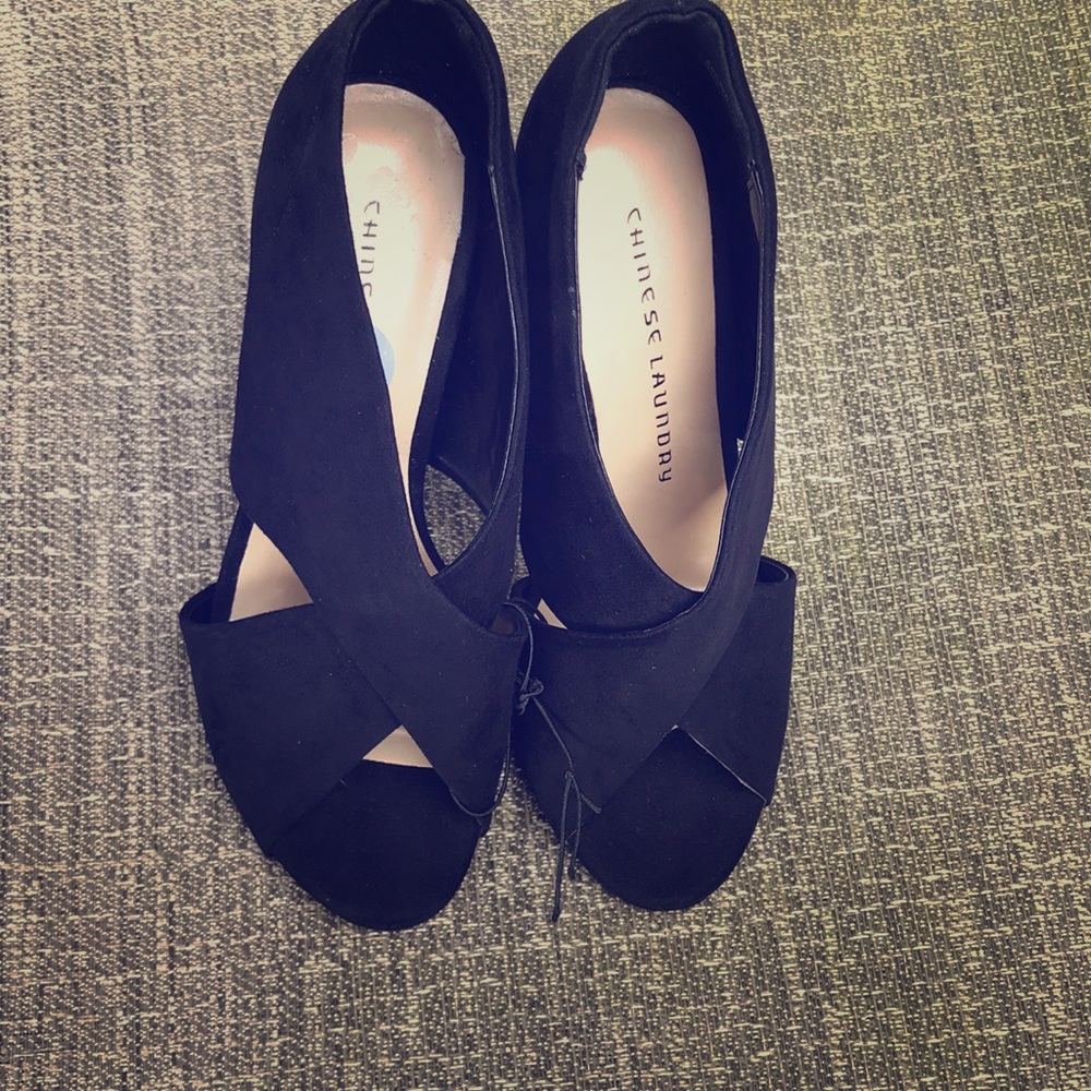 ⚡CLEAR OUT⚡NEW Chinese Laundry cross strap heels